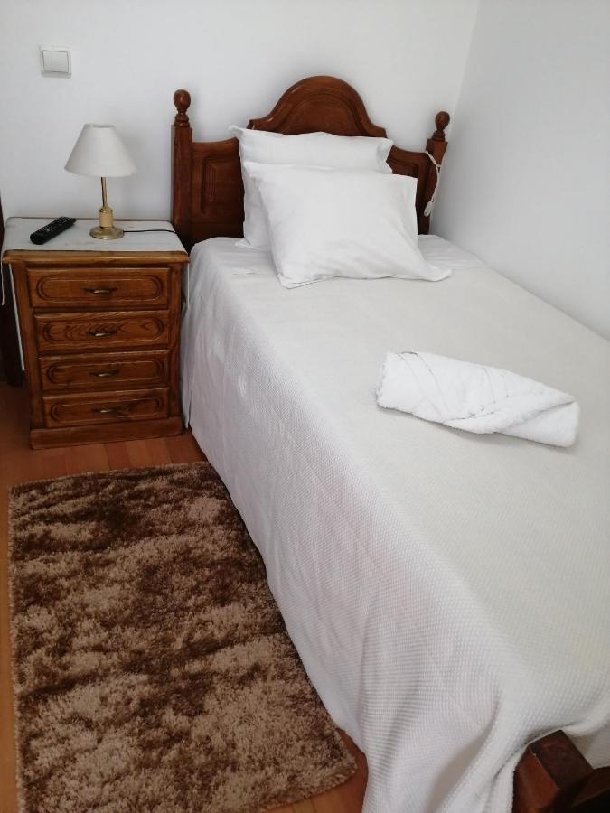 Quarto Individual com Casa de Banho Privativa