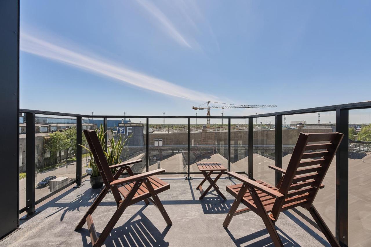 Studio Balcony