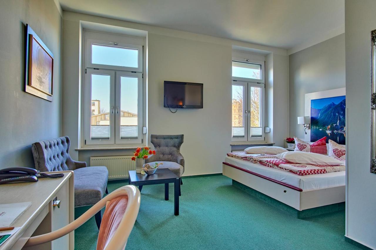 Junior Suite railroad side