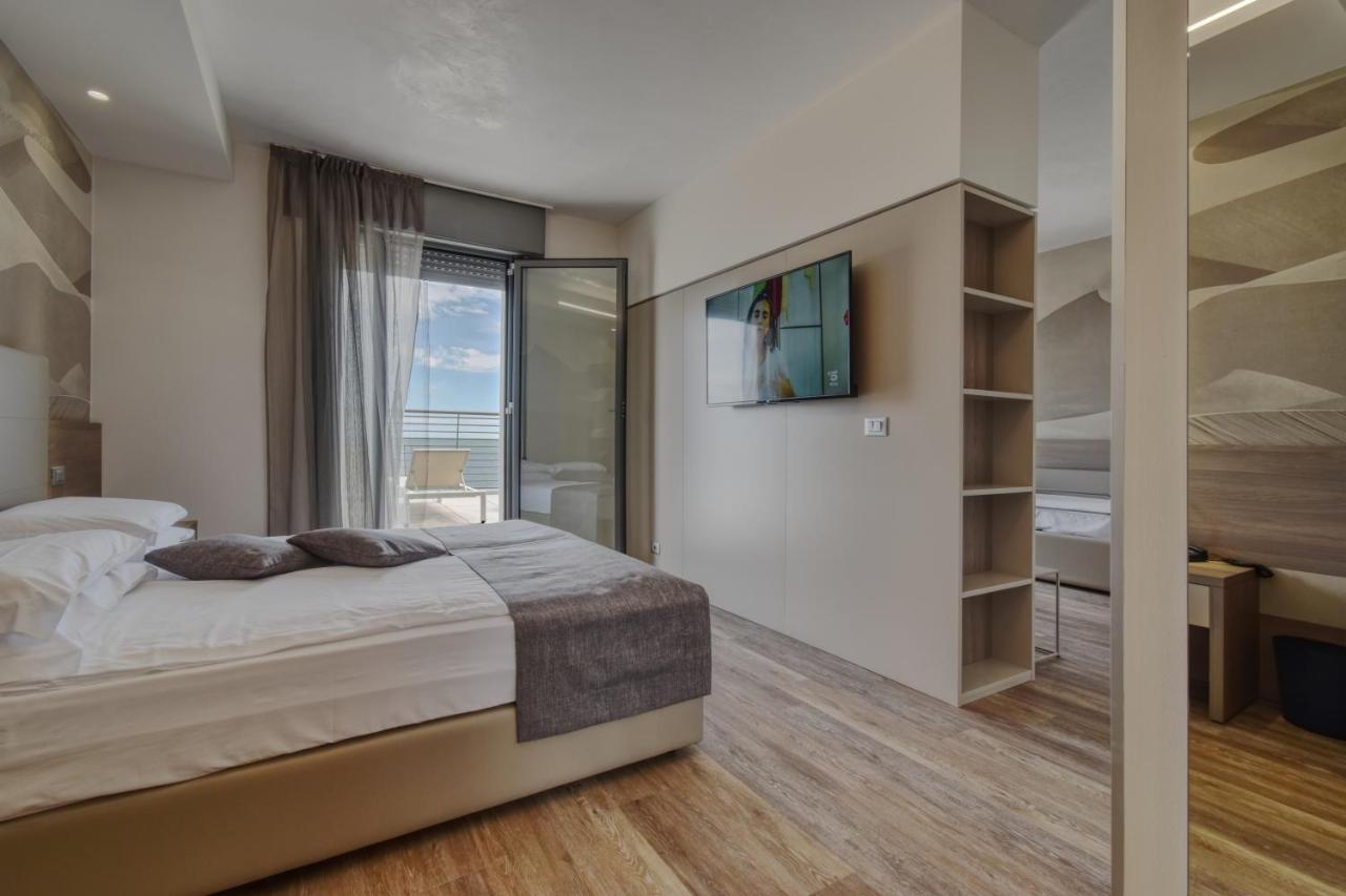 Suite Front Sea View
