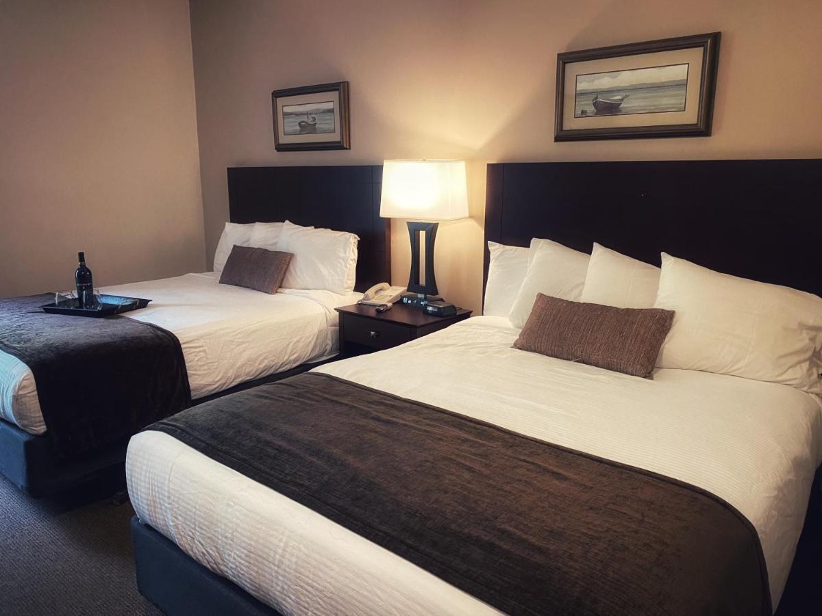 Standard Queen Room Two Queen Beds