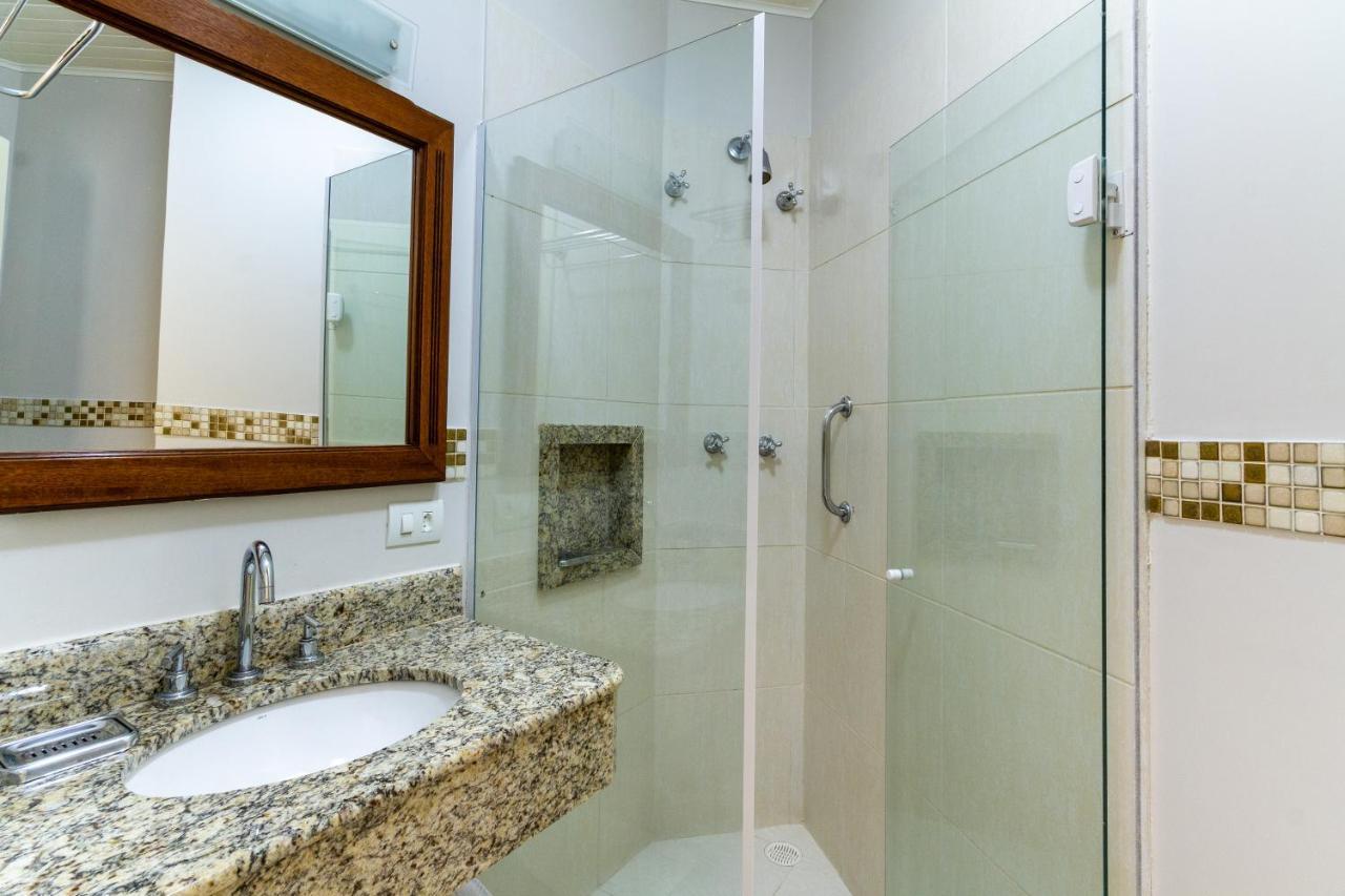 Quarto com Cama de Casal ou 2 de Solteiro e Varanda