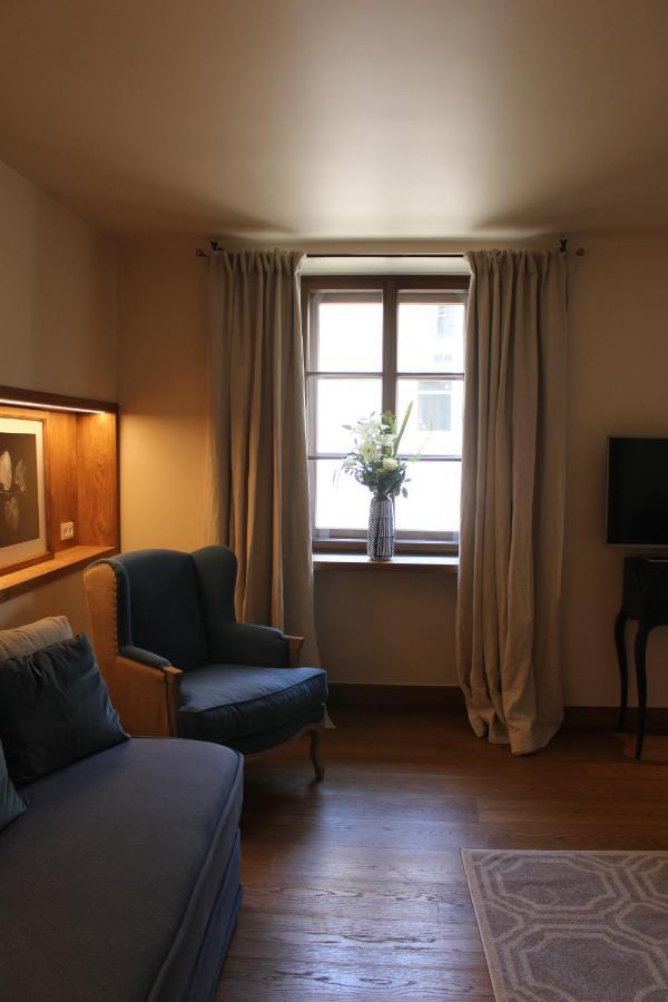 Deluxe Studio