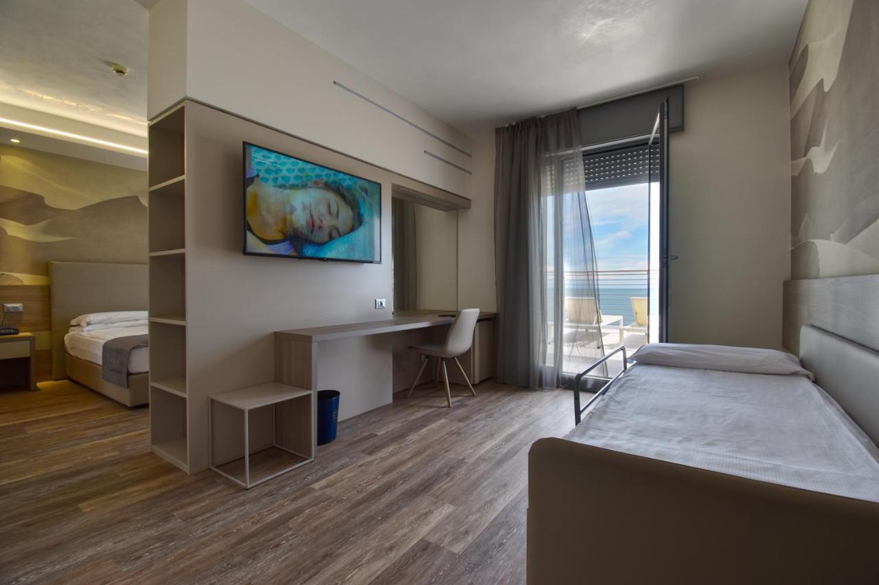 Suite Front Sea View