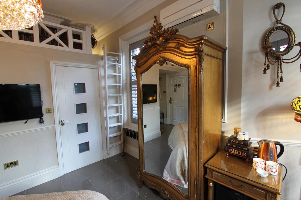 Versailles Gold King