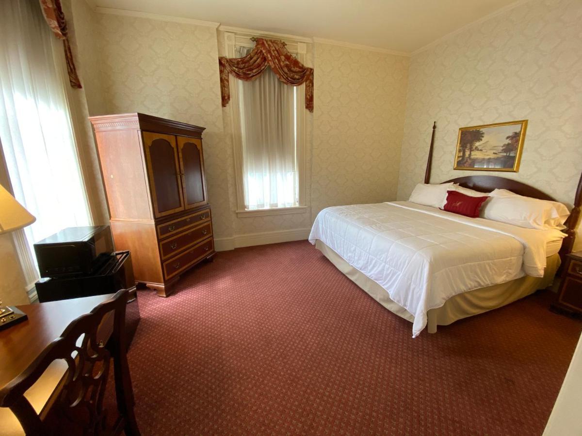 Deluxe Single Room