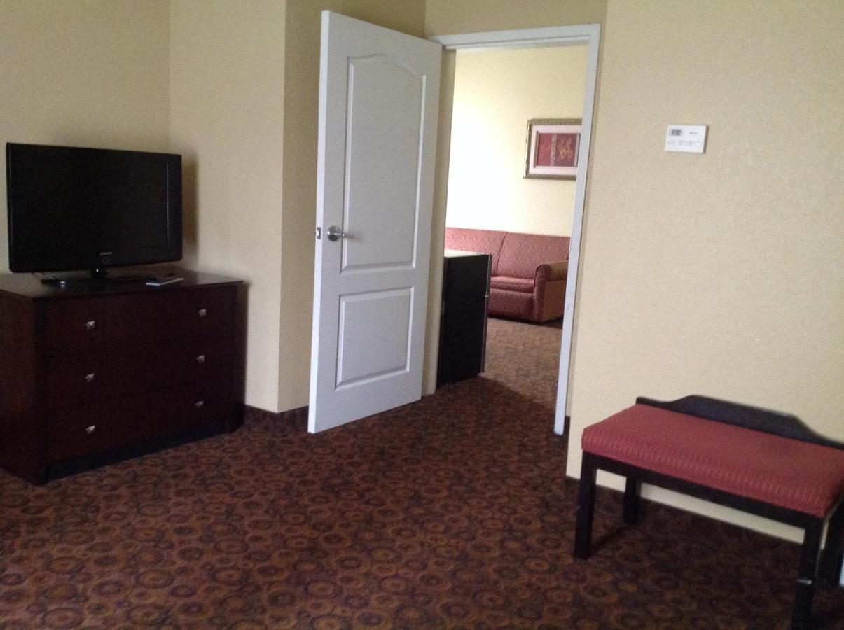 King Suite Non-Smoking