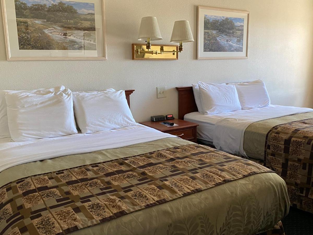 Queen Room Two Queen Beds Non-Smoking