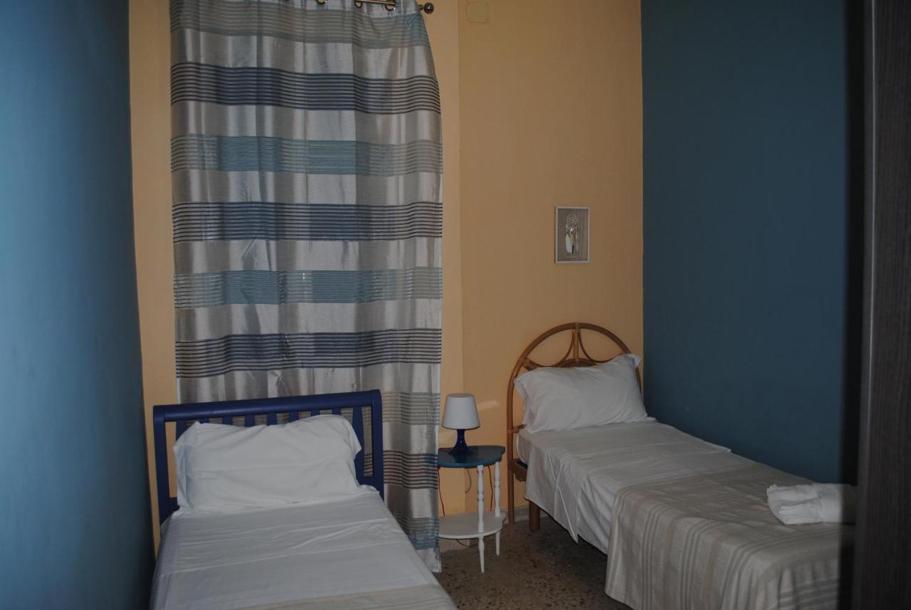 Two-Bedroom House,1003489956:JPEG