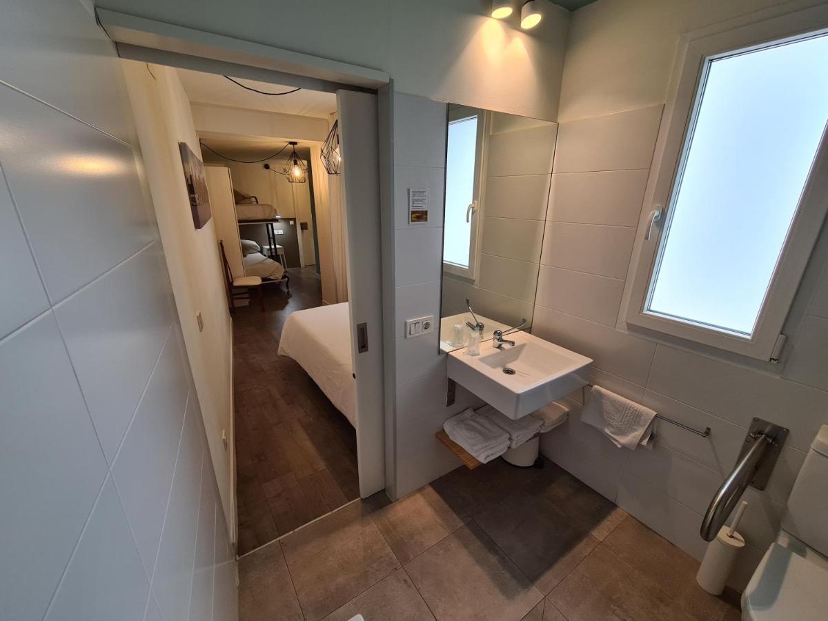Economy Triple Room