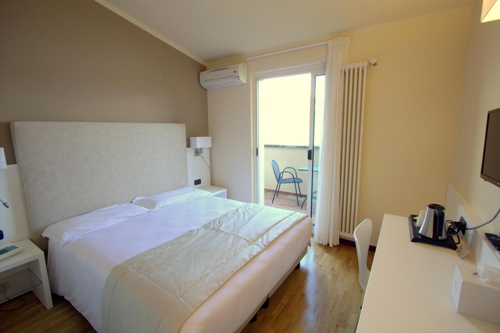 Double or Twin Room Attic