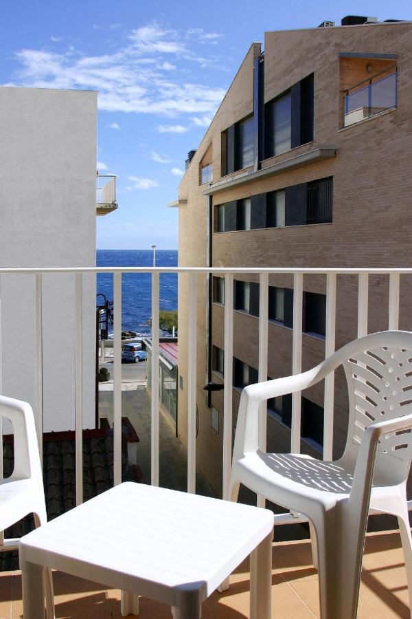 Habitación Familiar con vista lateral al mar