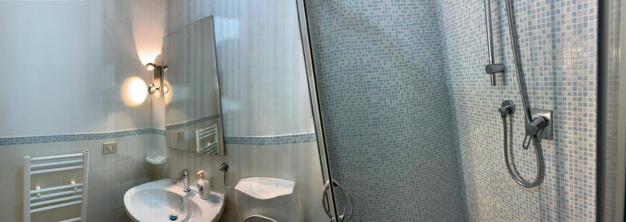 Camera Singola con Bagno in Comune
