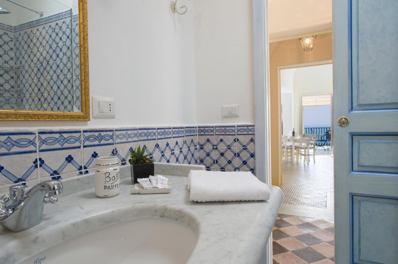 King Suite Terrace Spa Bath