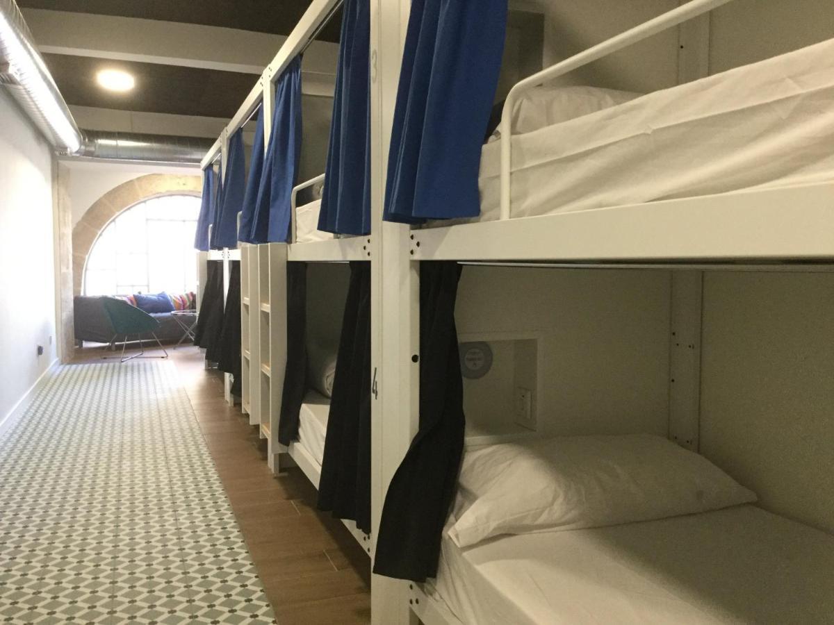 Single Bed Mixed Dormitory Room