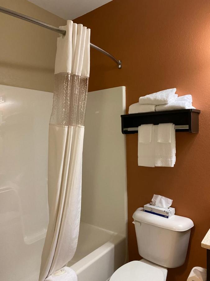 Efficiency Queen Room with Two Queen Beds - Non Smoking