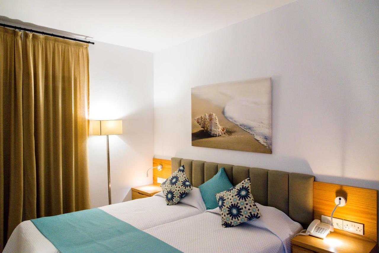 Superior One-Bedroom Apartment Inland View