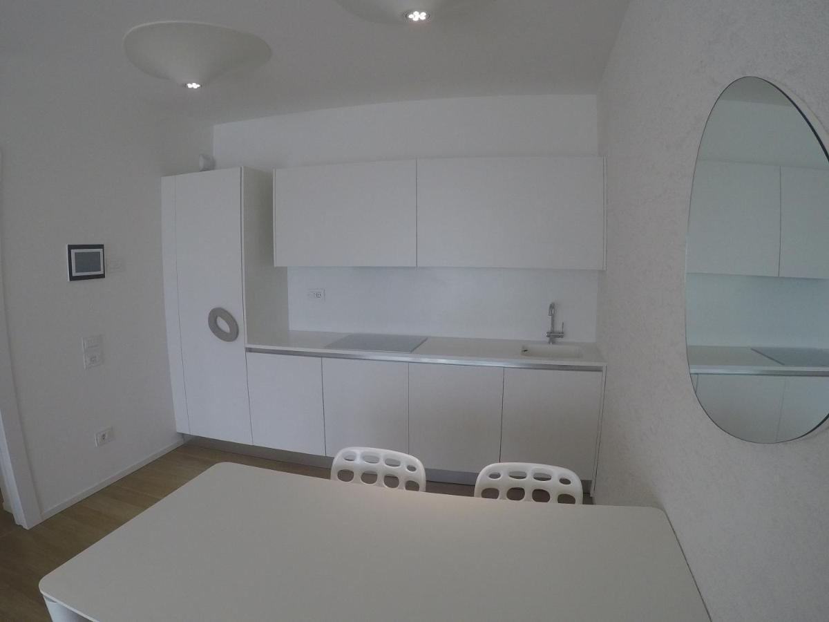 Deluxe One-Bedroom Apartment Garden