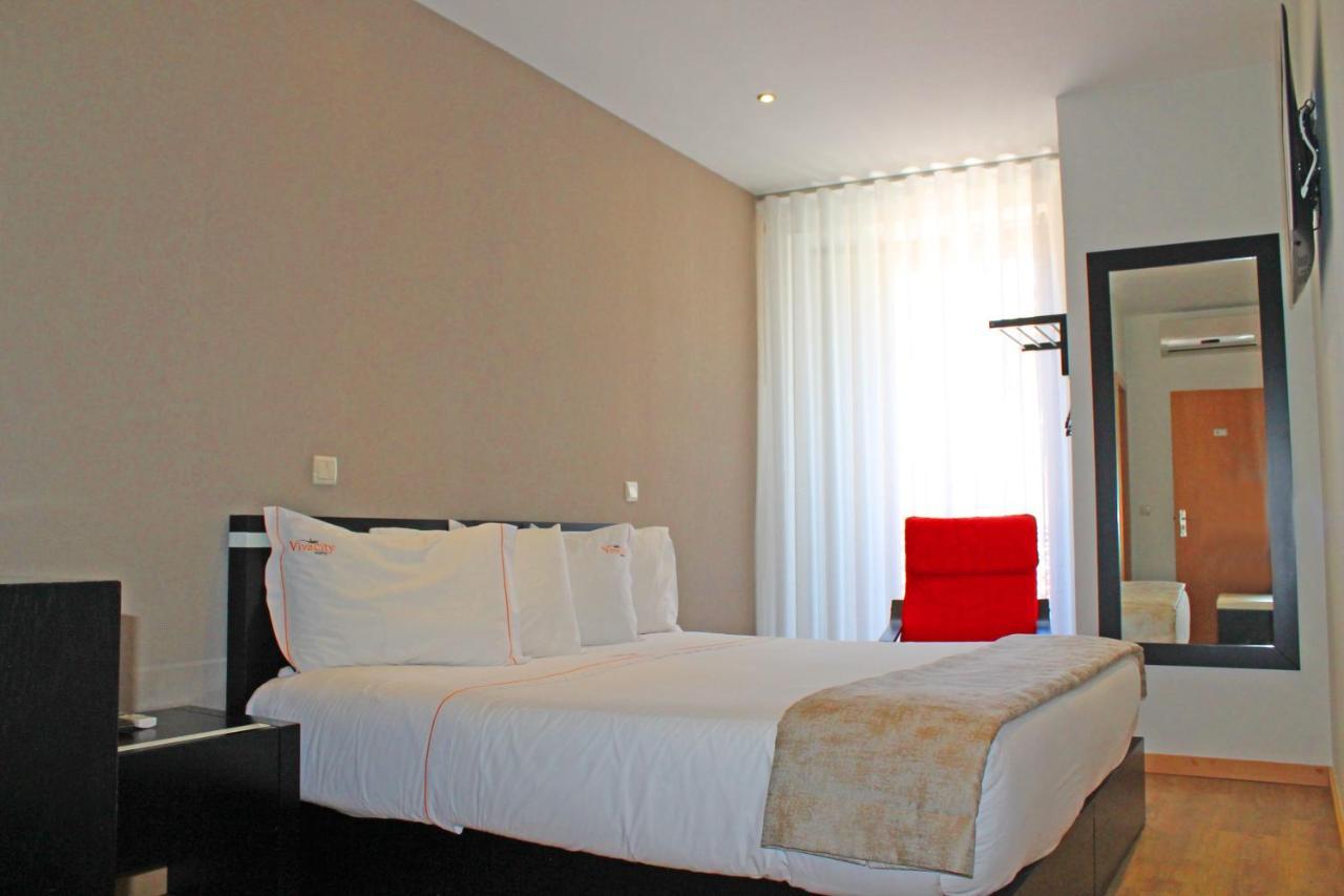 Quarto Duplo com Cama Extra