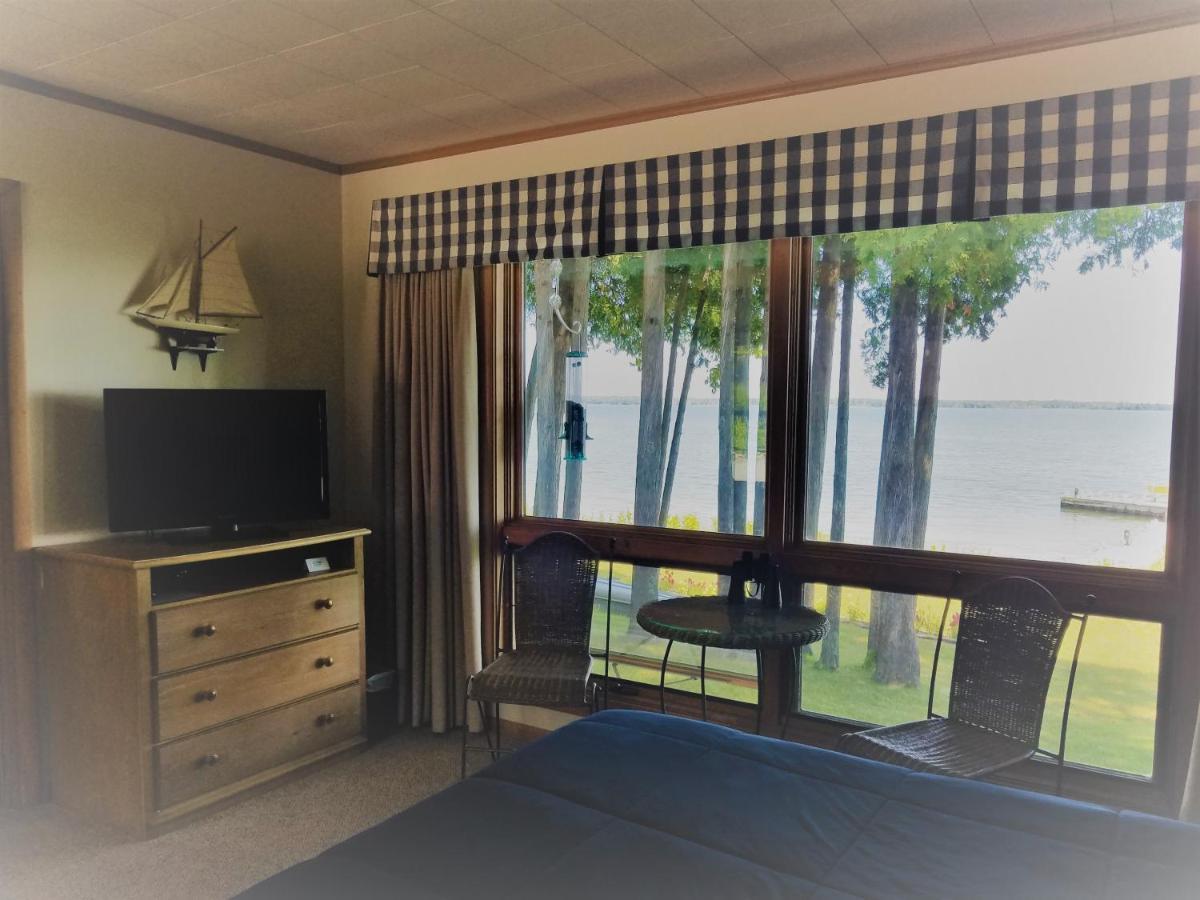 Deluxe Queen Room Two Queen Beds