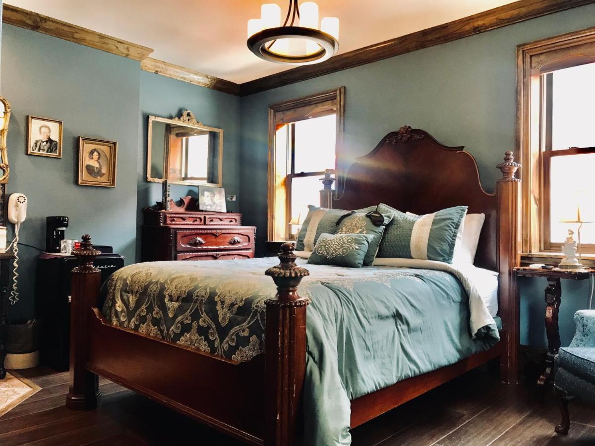 Queen Suite
