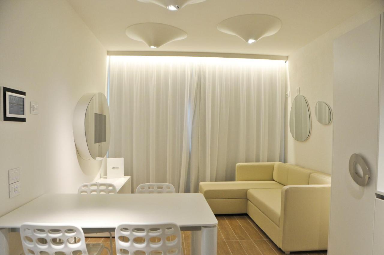 Deluxe One-Bedroom Apartment Garden
