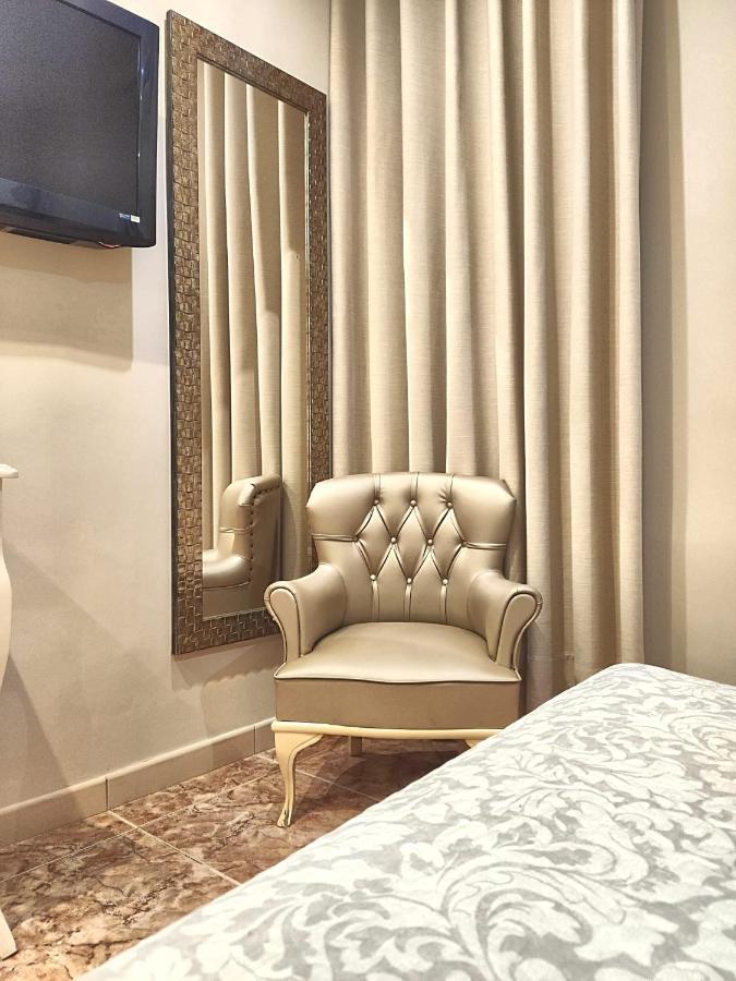 Double or Twin Room Private Bathroom