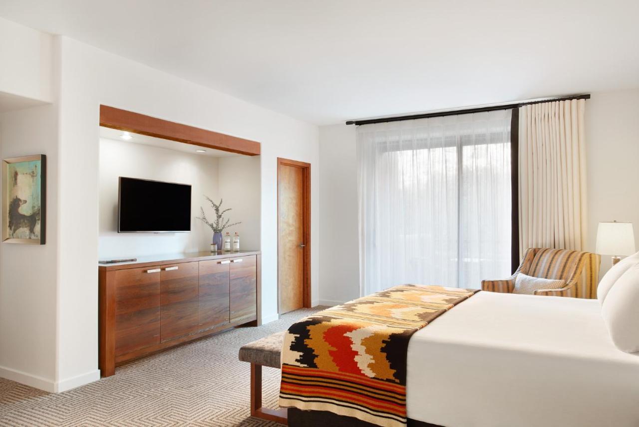 Casita One King bed