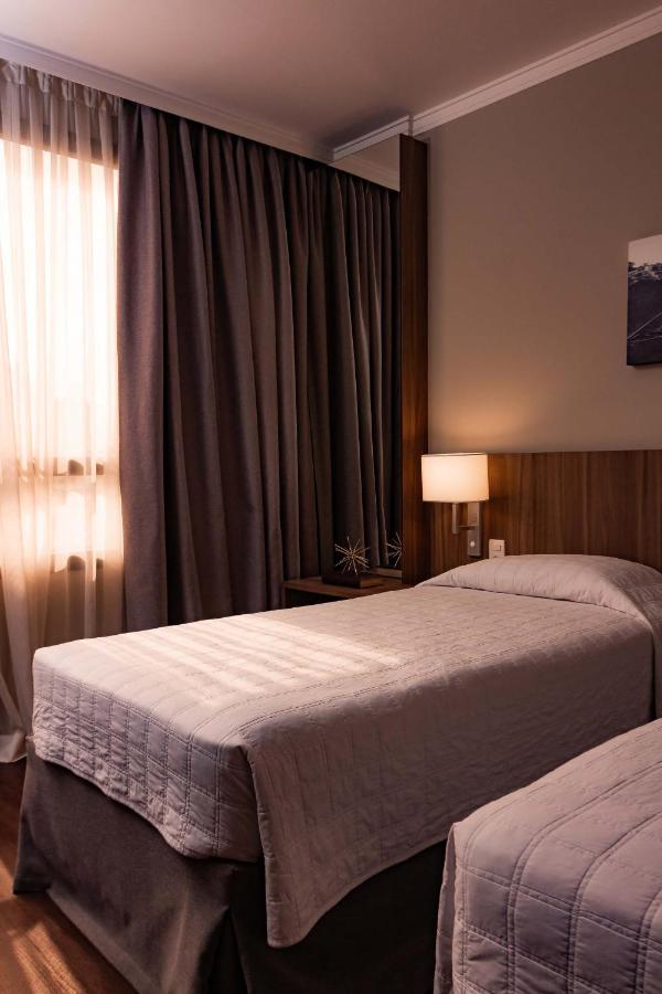 Quarto Deluxe com 2 Camas de Solteiro