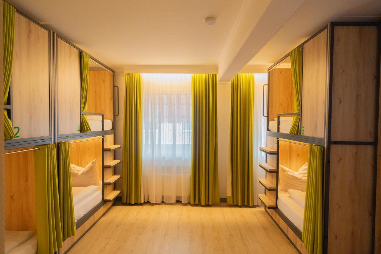 Bed 6-Bed Dormitory Room