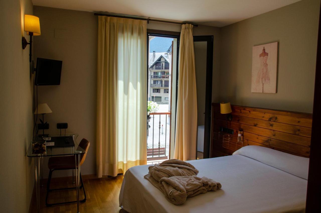 Double or Twin Room,1008838549:JPEG