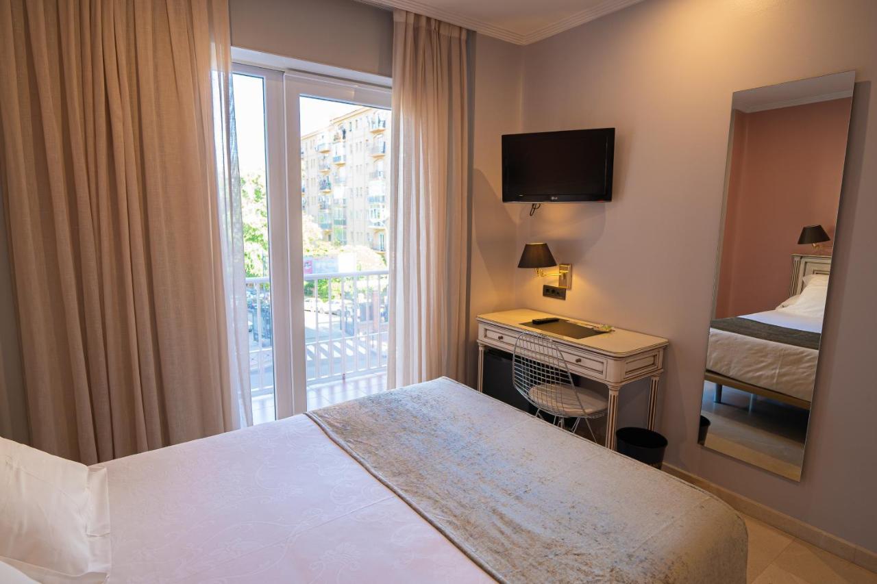 Single Room with Balcony,1589492539:JPEG