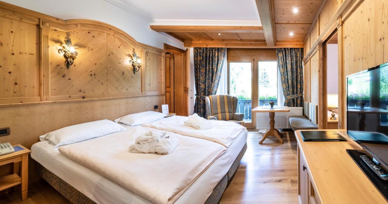 Double or Twin Room Balcony