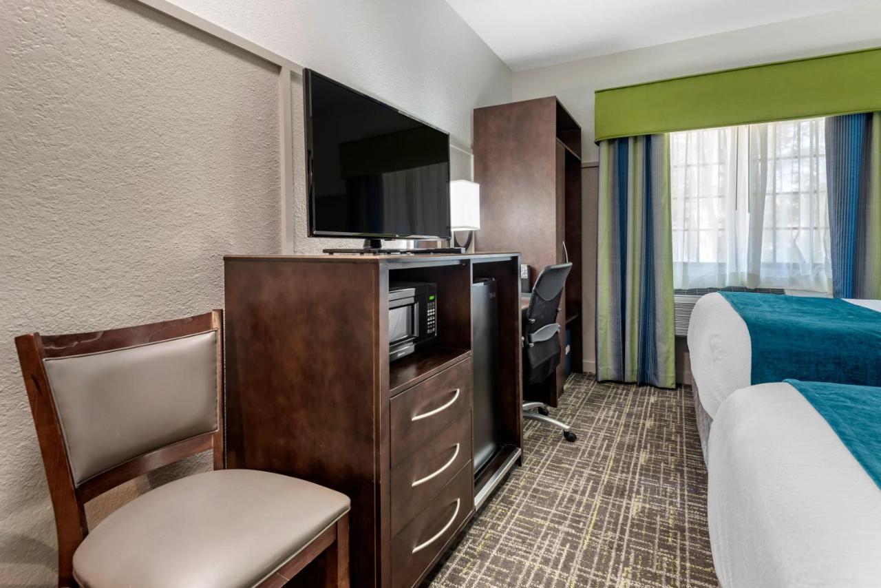 Queen Room with Two Queen Beds - Non-Smoking