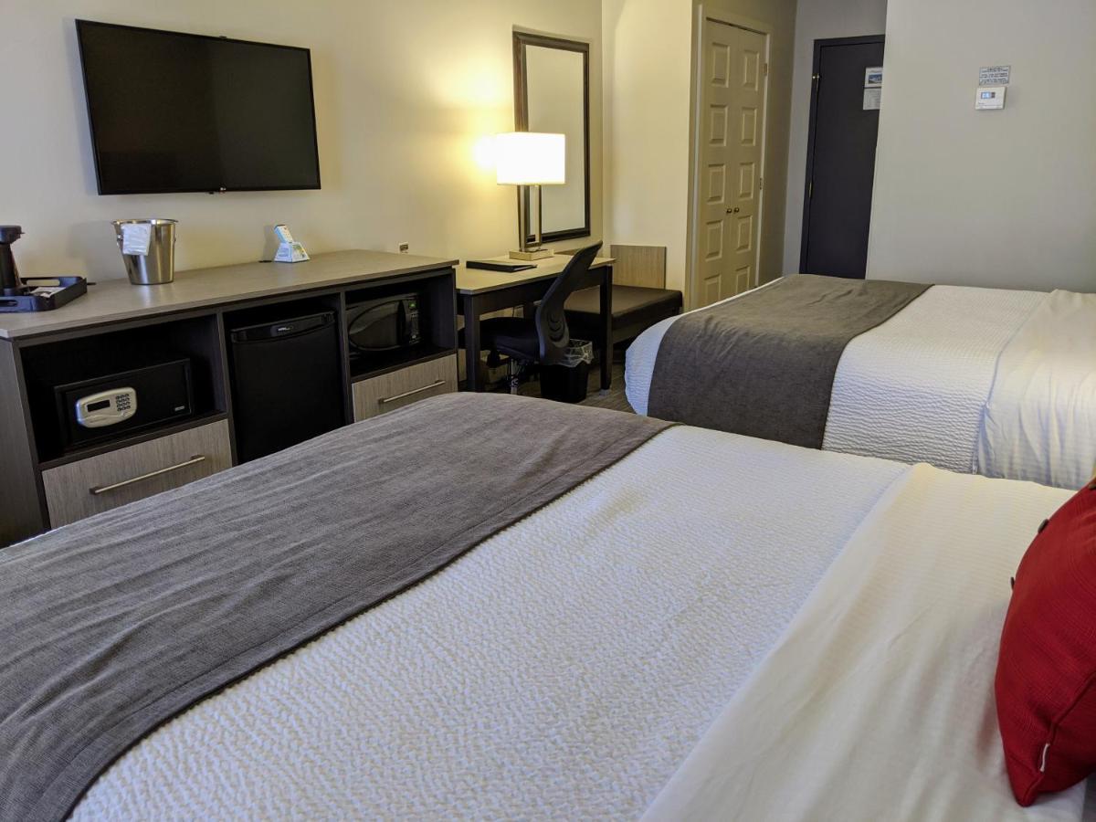 Queen Room Two Queen Beds Non-Smoking