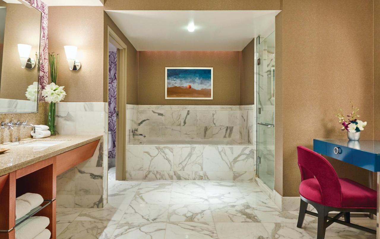 Fiore King Suite