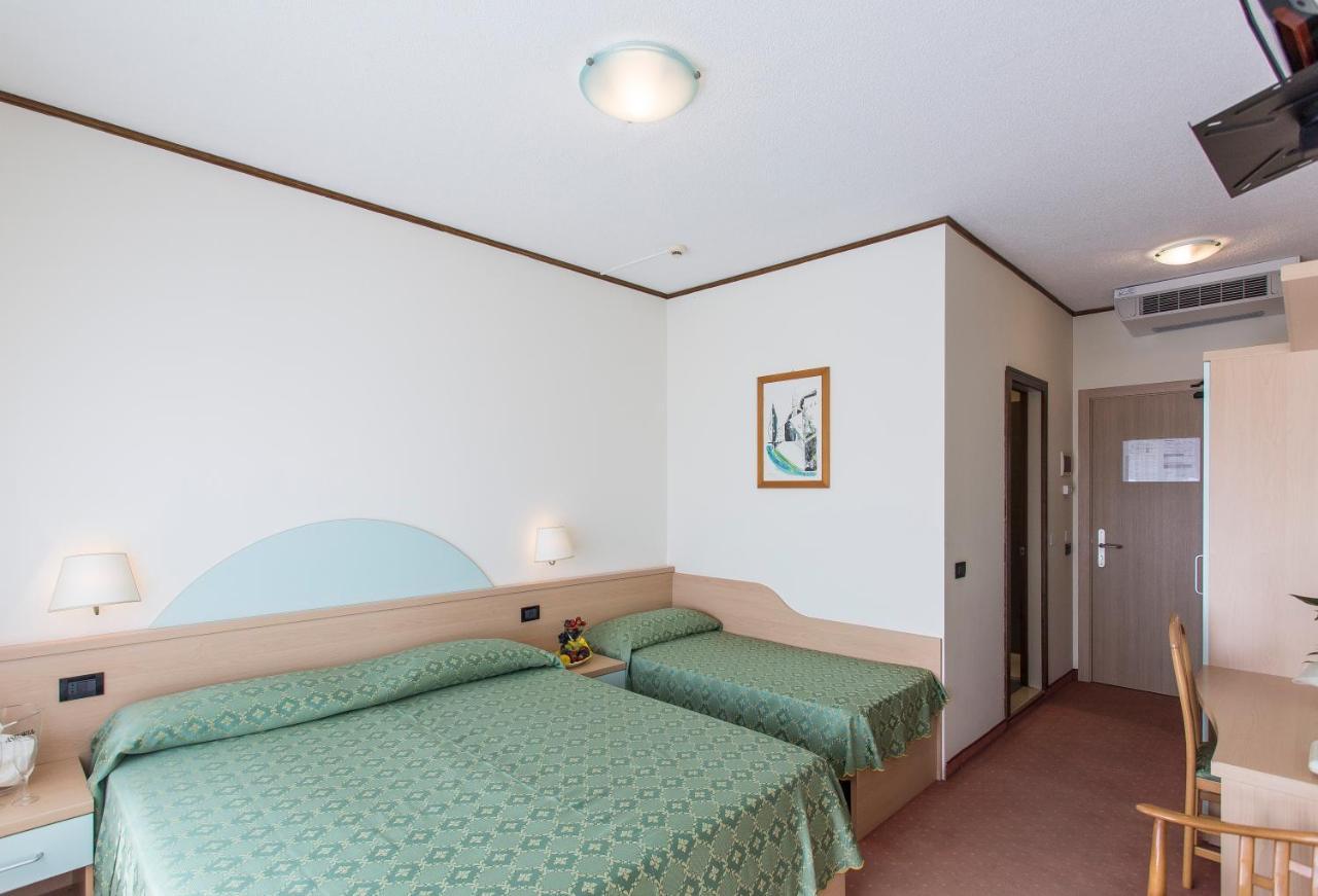 Triple Room,1009926862:JPEG