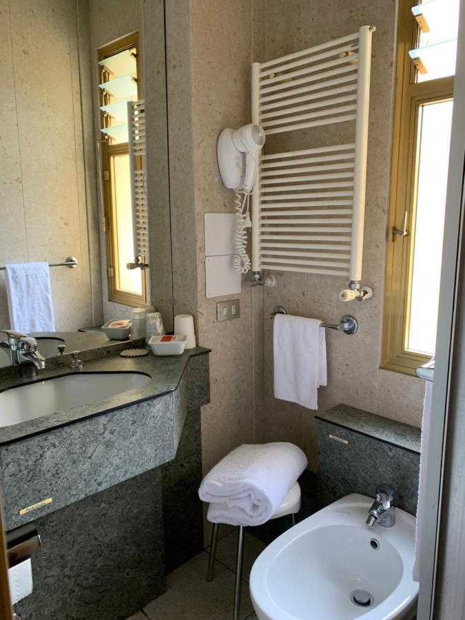 Single Room,1010008858:JPEG
