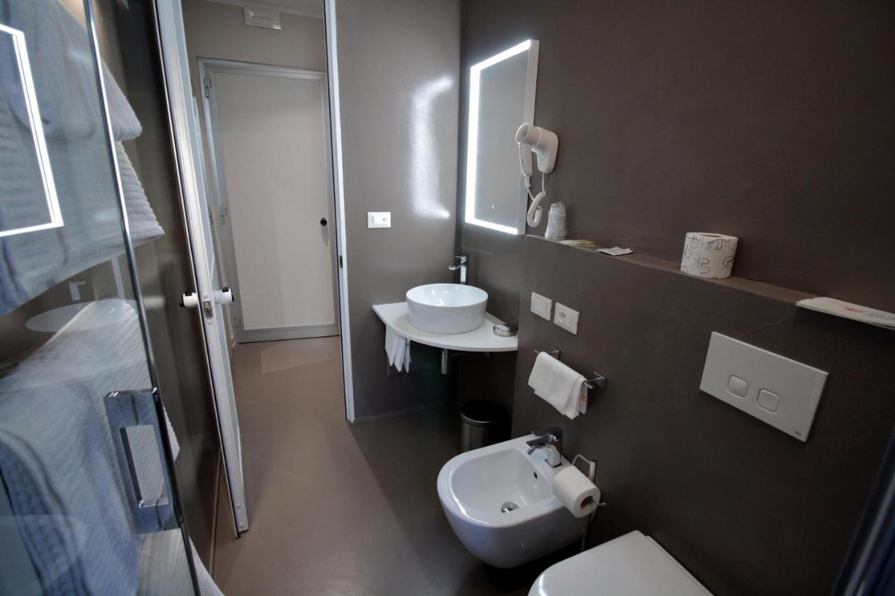 Standard Triple Room,1010012011:JPEG