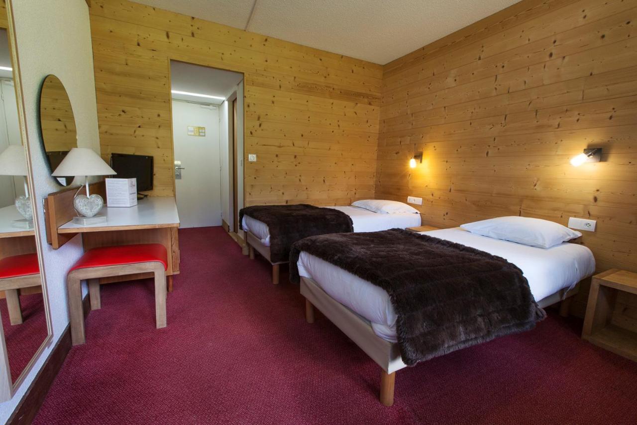 Double Room Road View