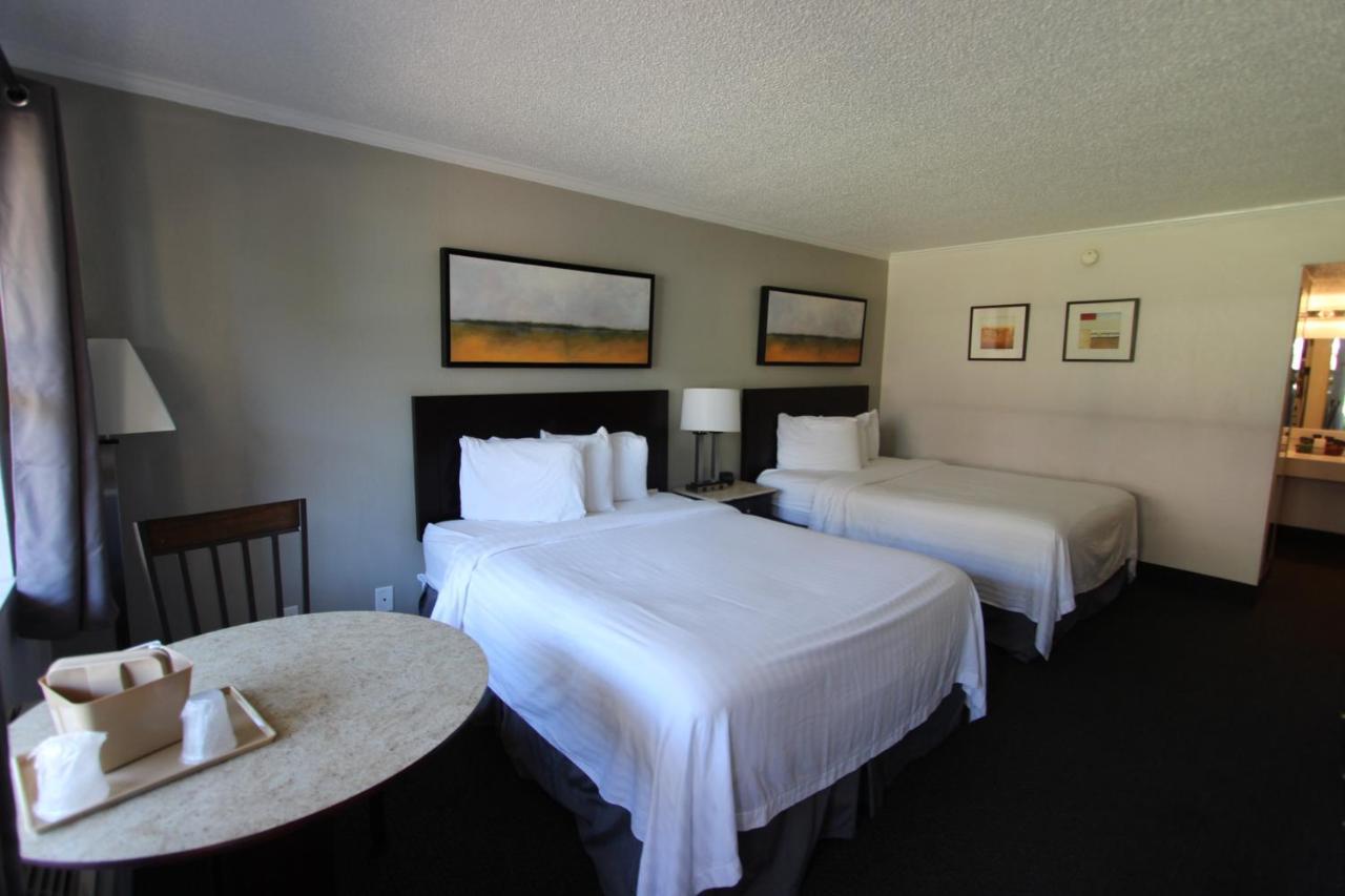 Standard Queen Room Two Queen Beds