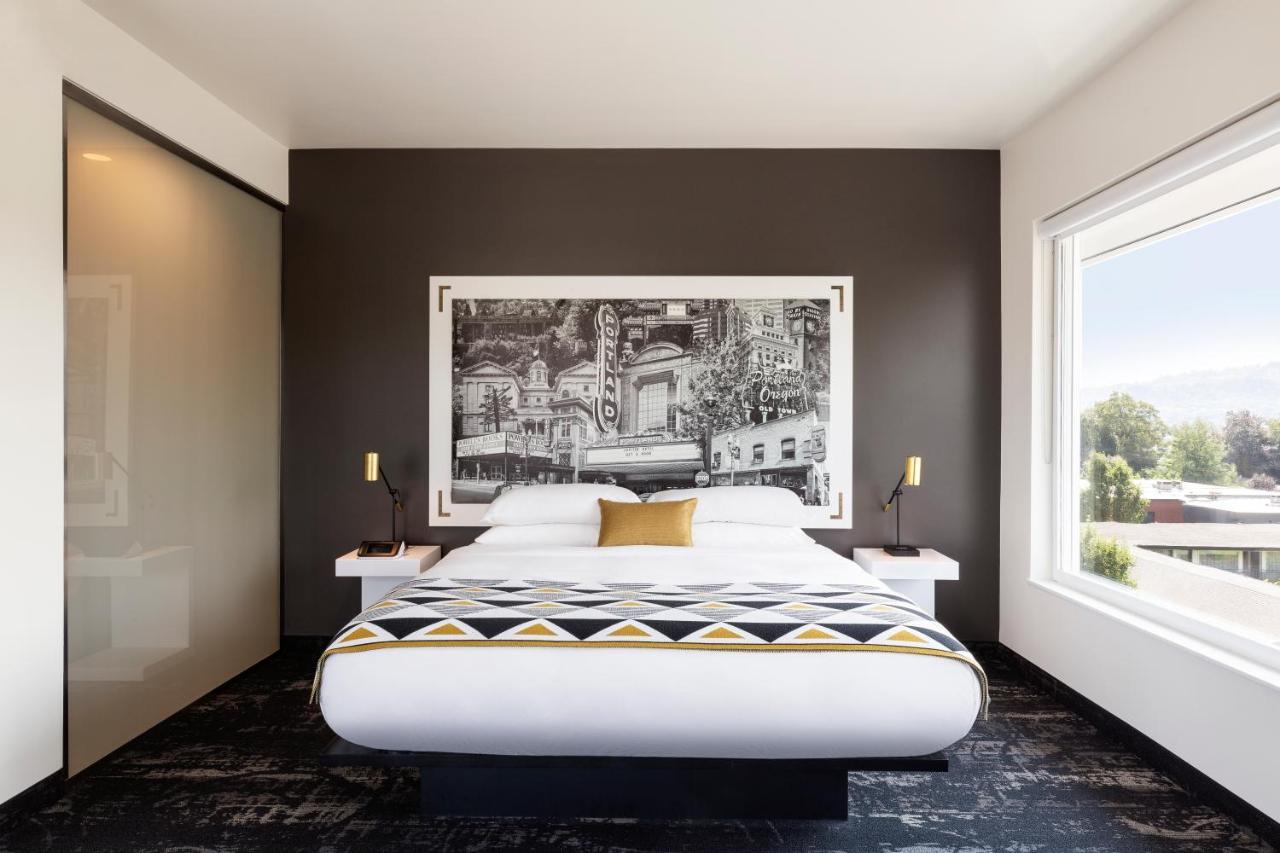 NEXT Level X Deluxe King Room City View