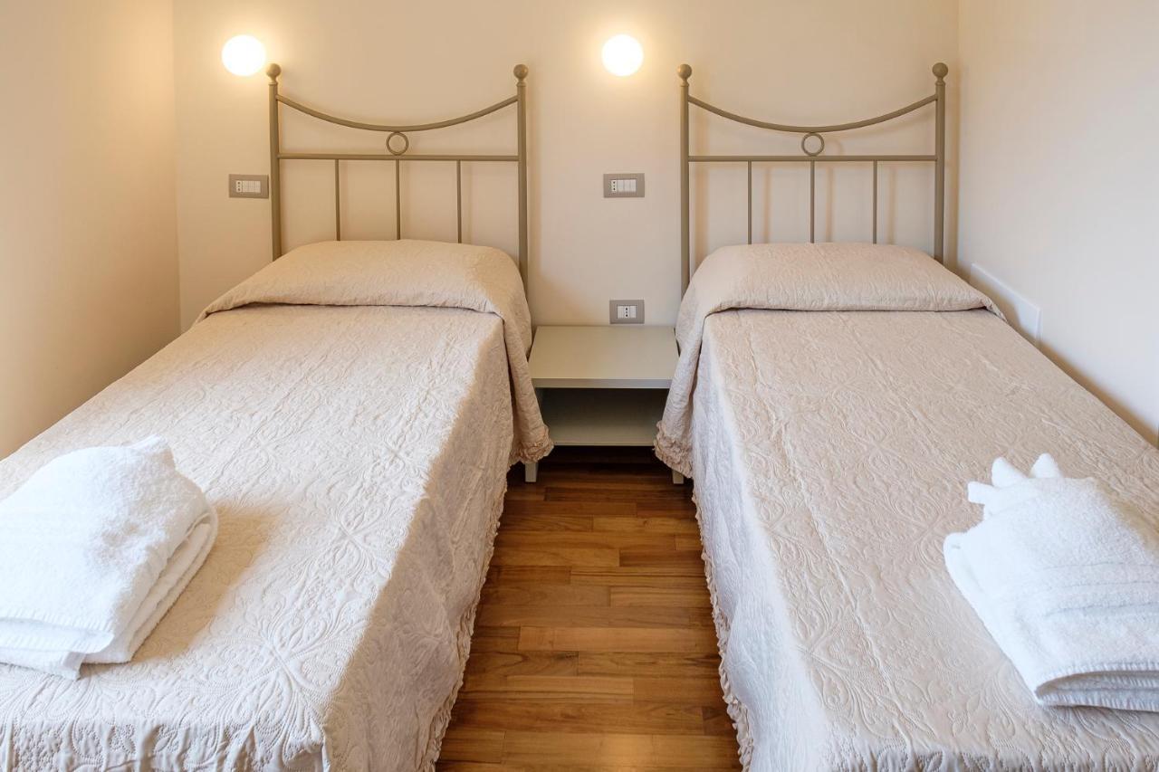 Twin Room Private Bathroom
