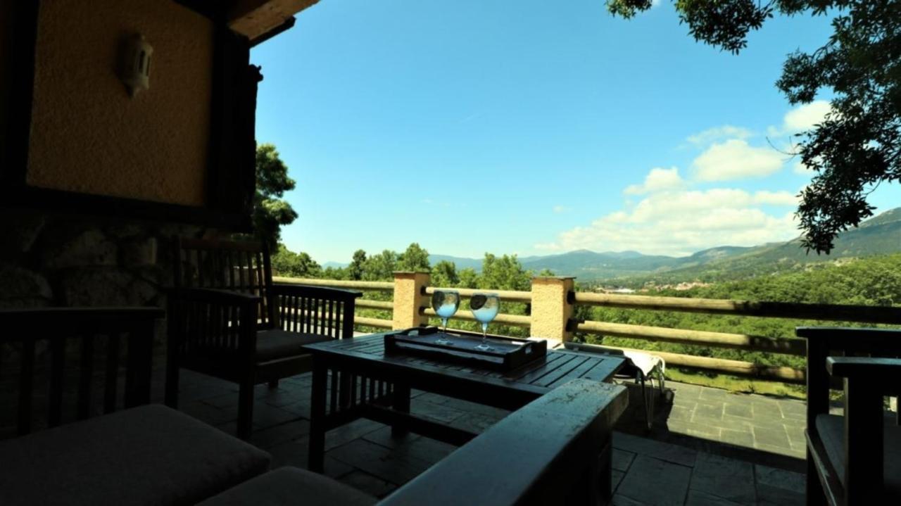 Quadruple Room with Mountain View,1589392962:JPEG