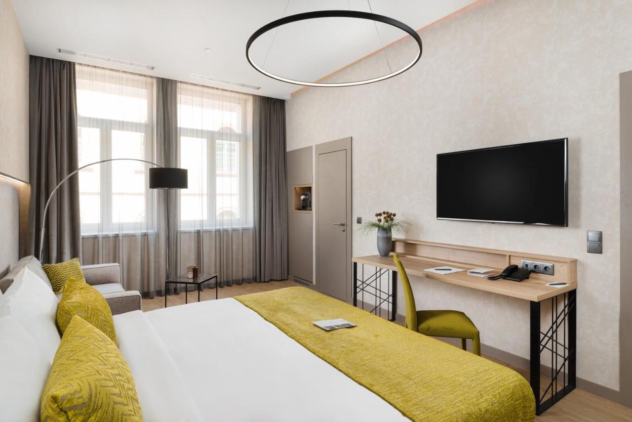 Deluxe Double Room Street View
