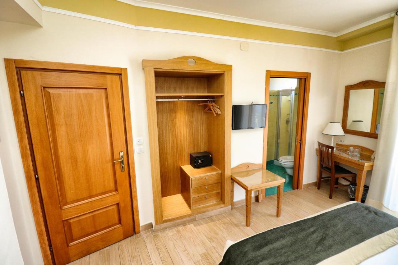 Classic Double Room,1209485416:JPEG