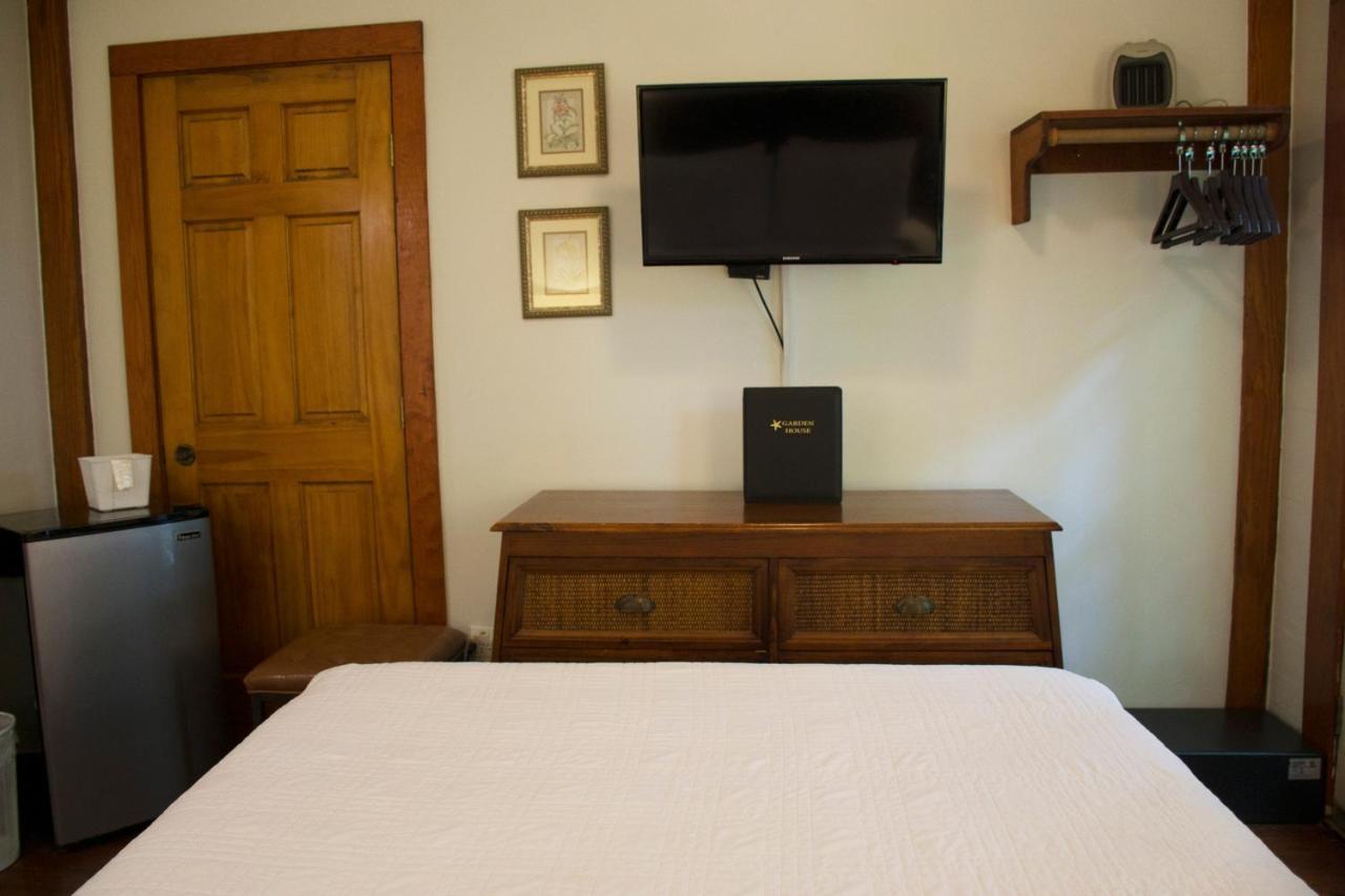 Classic Queen Room
