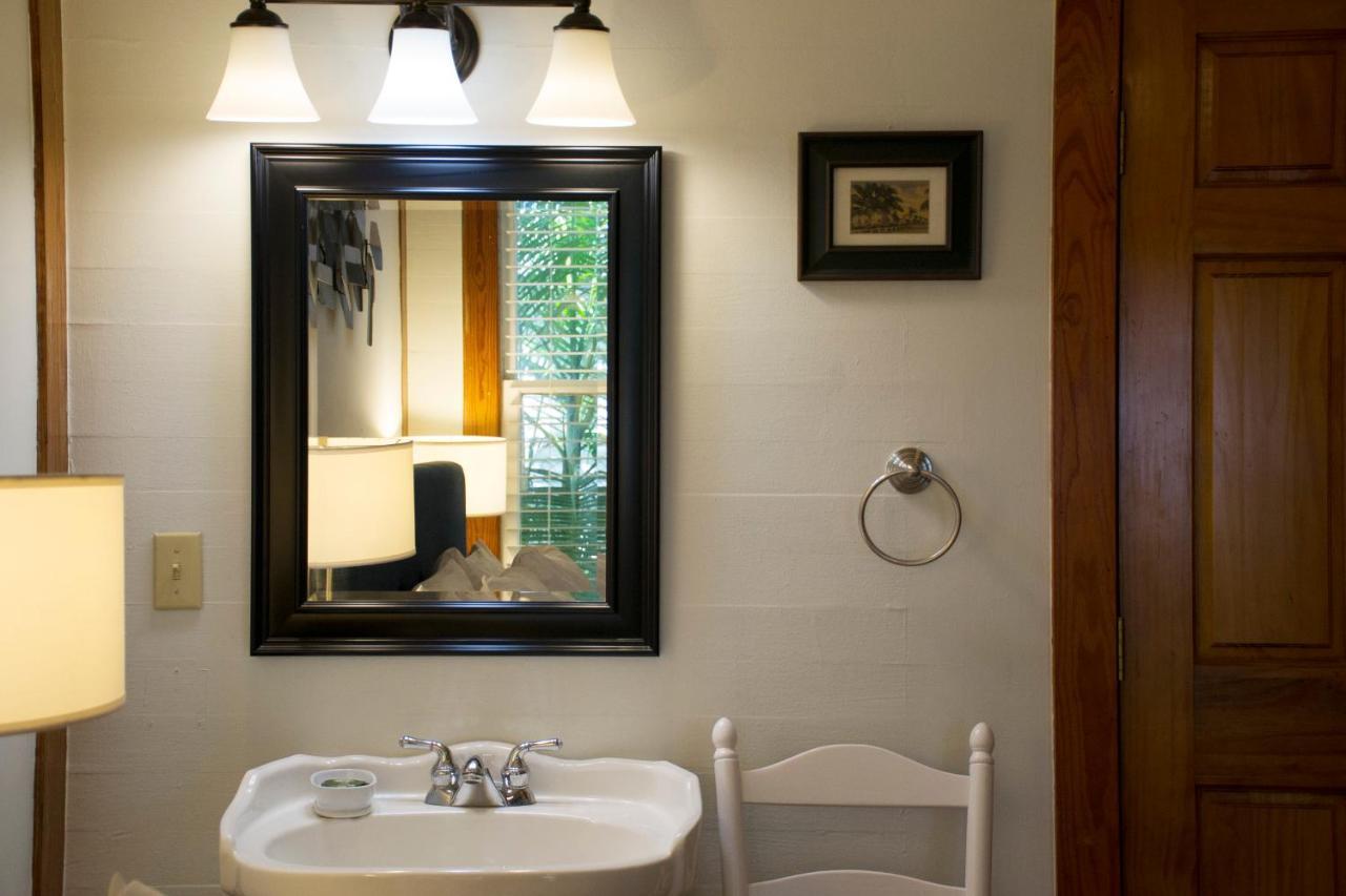 Classic Queen Room