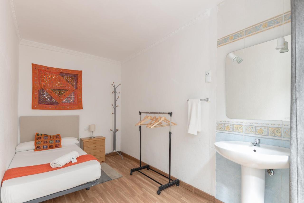 Standard Single Room,1588132924:JPEG