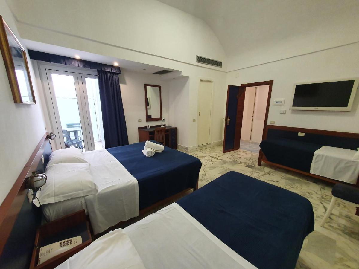 Classic Quadruple Room,1034856752:JPEG